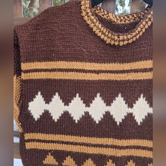 Vintage Hand Knit Vest - Picture 4 of 7